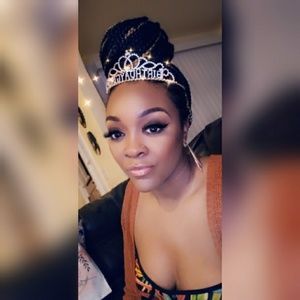 Meet your Posher, Dominique